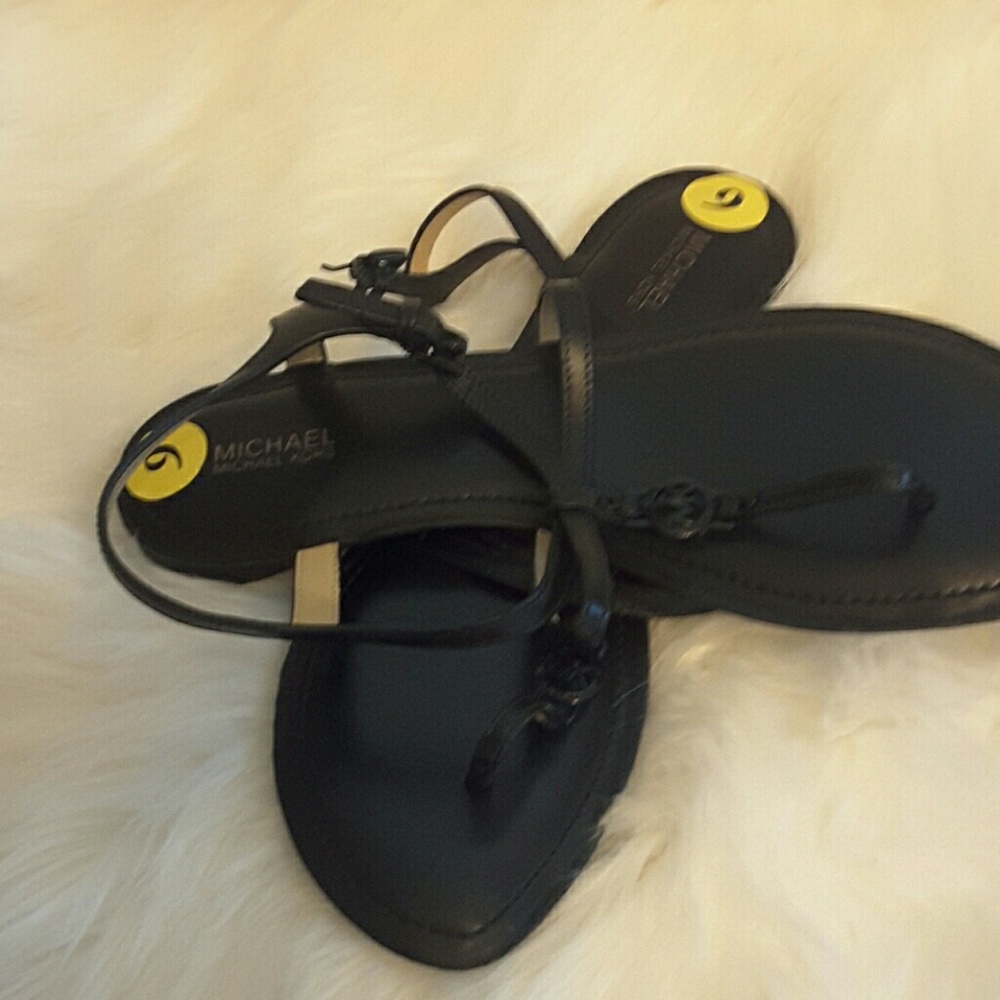 Michael kors flat sandals in black - Picture 2 of 8